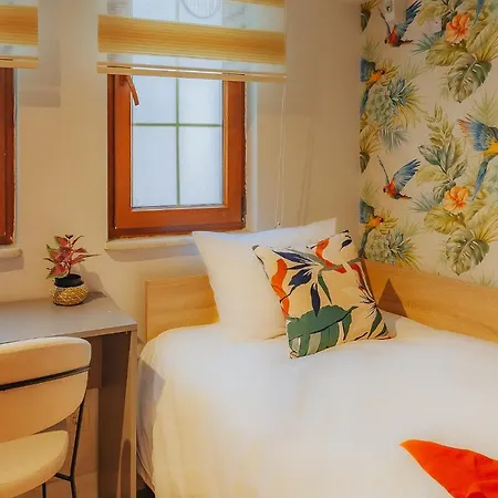 Marcian's Column - Orange And Blue Hotel *