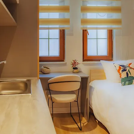 Marcian's Column - Orange And Blue 伊斯坦布尔