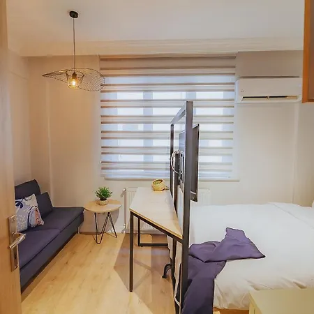 Marcian's Column - Orange And Blue 호텔 이스탄불