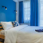 Hotell Marcian's Column - Orange And Blue *